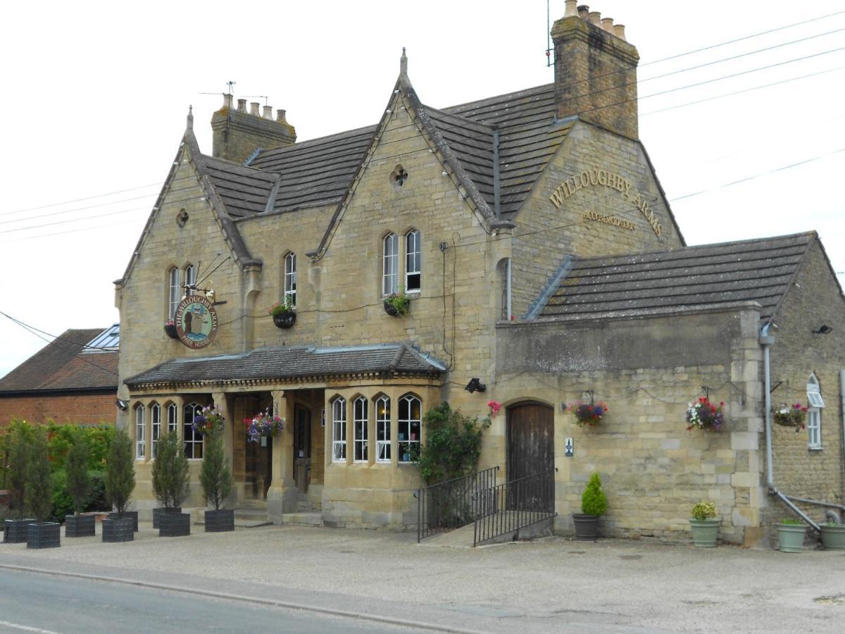 Willoughby Arms Hotel Little Bytham Exterior photo