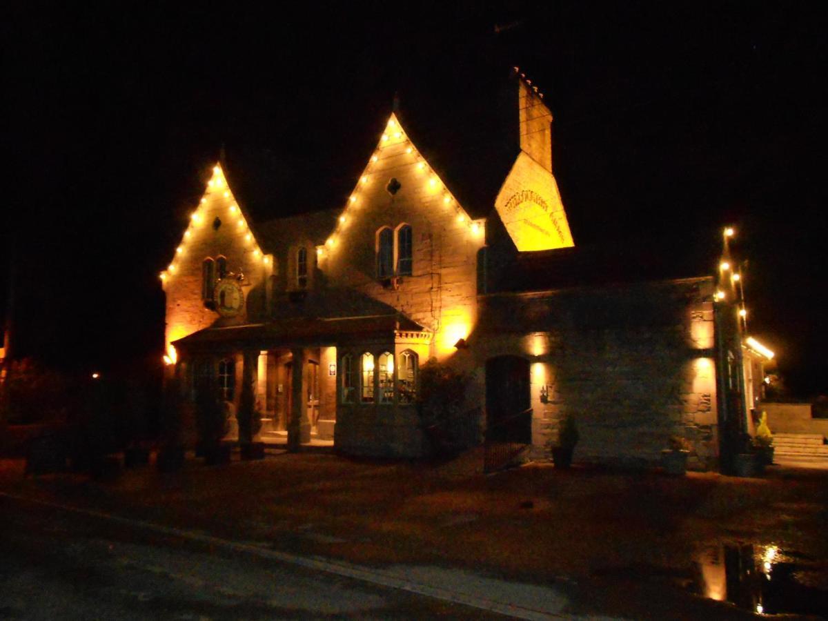 Willoughby Arms Hotel Little Bytham Exterior photo